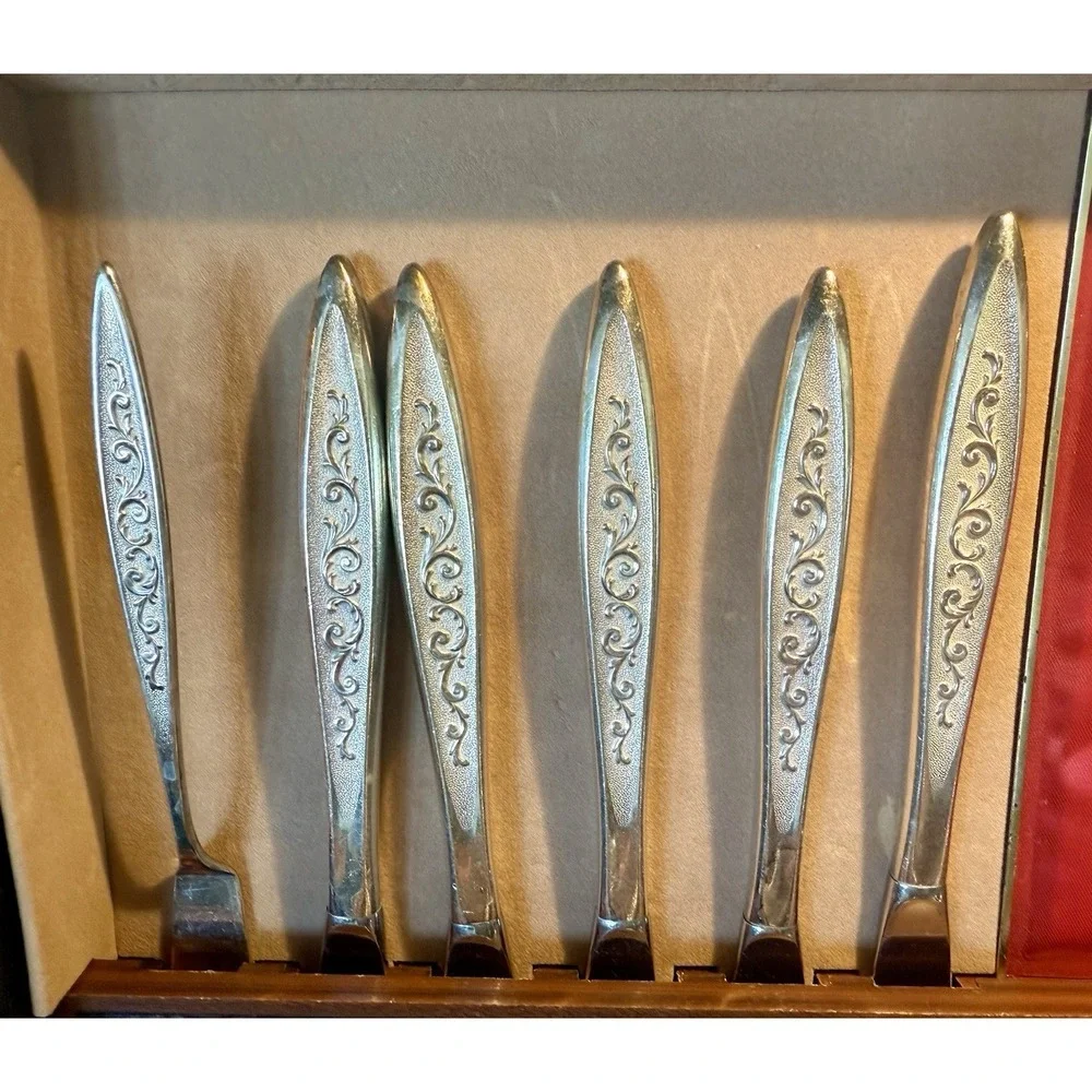 91 Pc 1847 Rogers Bros Silverplate Flatware Set Chest Vintage